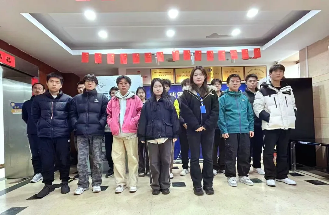 叮！結(jié)班成功！這張合照，是我們努力的最好